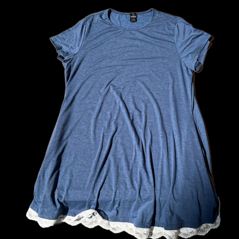 Womens pocketed lace trim dress